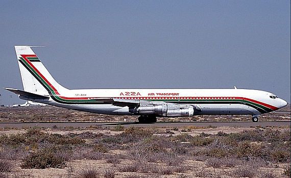 Boeing 707-330C, ST-AKW, der Azza Air Transport, aufgenommen 2001 in Sharjah - Foto: Thomas Posch