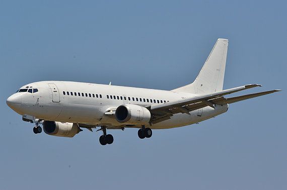 Verkehrsflugzeug Verkehrsluftfahrt Luftverkehr Flugverkehr Boeing 737-300 Classic Symbolbild Sujetbild ohne Kennzeichen ohne Registrierung Foto PA Austrian Wings Media Crew
