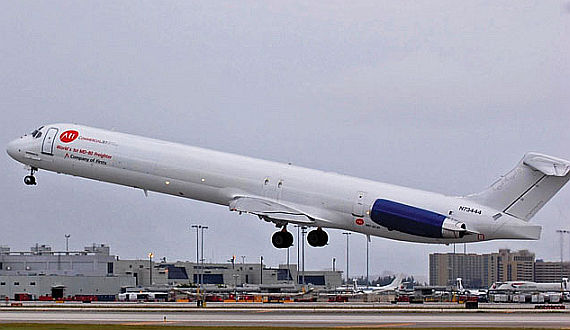 Die N73444 wurde ursprünglich als Passagiermaschine an American Airlines ausgeliefert und ist nun die erste zum Frachter umgebaute MD-80 - Foto: AEI