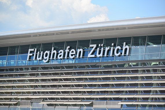 Flughafen Zürich Schriftzug Symbolbild Sujetbild Foto PA Austrian Wings Media Crew