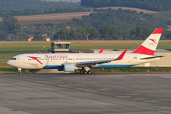 AUA Austrian Boeing 767-300ER OE-LAY beim Rollen_2 Foto PA Austrian Wings Media Crew