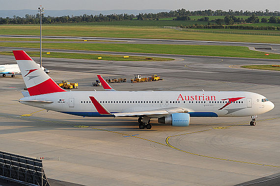 AUA Austrian Boeing 767-300ER OE-LAY beim Rollen Foto PA Austrian Wings Media Crew