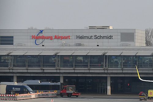 Klima-Extremisten blockieren Piste in Hamburg: Flugbetrieb eingestellt