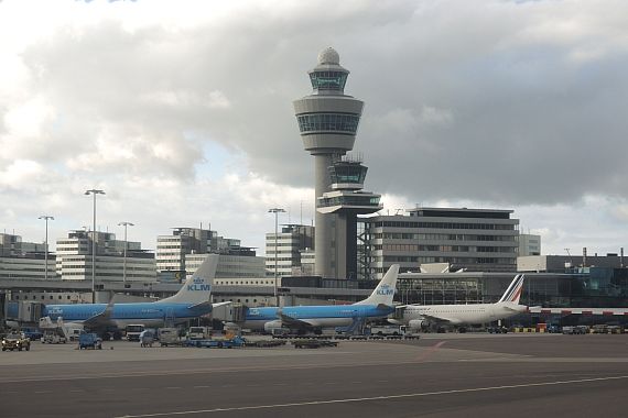 Flughafen Amsterdam SChiphol mit KLM Flugzeugen Foto MK Austrian Wings Media Crew_1