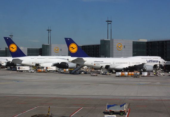 Boeing 747-8 und Airbus A380 von Lufthansa am Flughafen Frankfurt - Foto: Christian Zeilinger