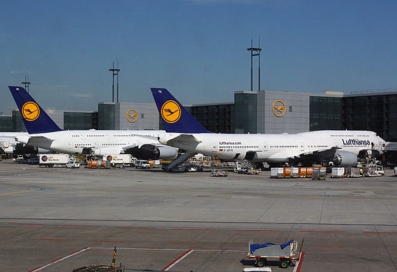 Boeing 747-8 und Airbus A380 von Lufthansa am Flughafen Frankfurt - Foto: Christian Zeilinger