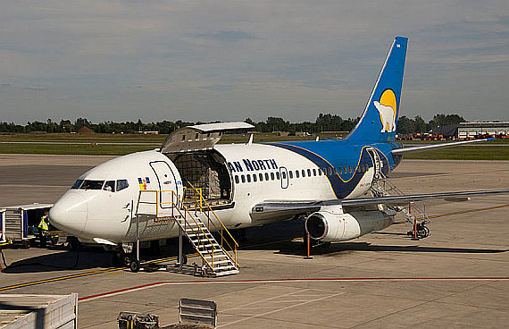 Boeing 737-200 Combi Canadian North Foto Alasdair McLellan Wiki Commons