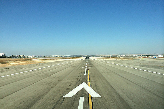 Flughafen Tel Aviv Piste Landebahn Foto Austrian Wings Media Crew