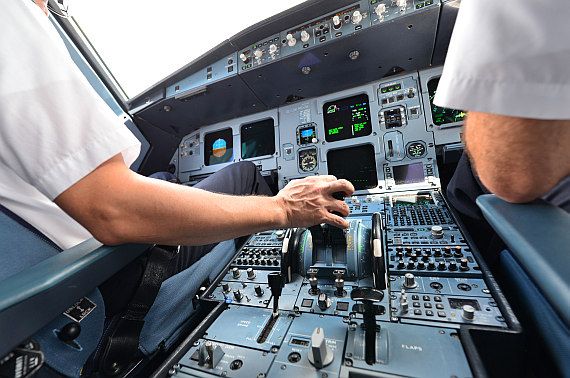 Cockpit Piloten A320_1 Symbolbild Sujetbild Foto PA Austrian Wings Media Crew