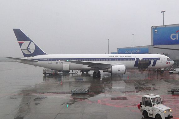 Boeing 767-300ER von LOT Polish Airlines auf dem Flughafen Warschau - Foto: Austrian Wings Media Crew
