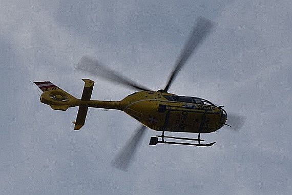 oeamtc-notarzthubschrauber-christophorus-9-anflug-rathausplatz-24102016-foto-falkensteiner-austrian-wings-media-crew