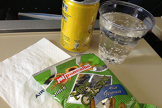 Sujetbild Symbolbild Flugzeugsnack - Catering - Bordverpflegung - Foto: Austrian Wings Media Crew (Aig)