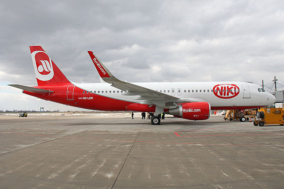 NIKI A320 mit Sharklets (OE-LER) in Hamburg Finkenwerder - Foto: Martin Dichler
