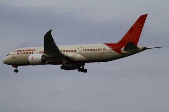 Kevin Schrenk Air India Erstlandung Wien 06042016 Boeing 787 VT-ANE_001 Kevin Schrenk Air India Erstlandung Wien 06042016 Boeing 787 VT-ANE_001