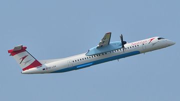 AUA Austrian Airlines Bombardier Q400 OE-LGA beim Start Foto PA Austrian Wings Media Crew