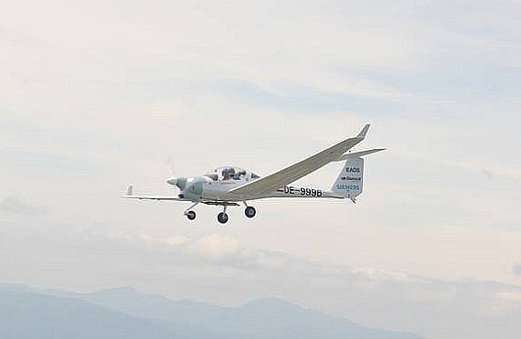 Diamond Aircraft DA36 E-Star 2 beim Erstflug - Foto: Diamond