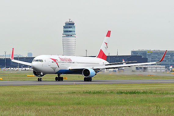 Austrian Airlines (AUA) Boeing 767-300ER OE-LAE beim Start zum Erstflug nach Chicago - Foto: Austrian Wings Media Crew