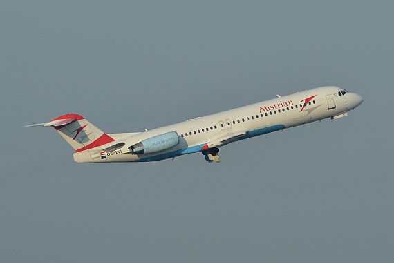 AUA Austrian Airlines Fokker 100 OE-LVL Foto Huber Austrian Wings Media Crew