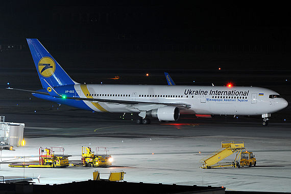 Ukraine International Airlines Boeing 767-300 - Foto Austrian Wings Media Crew