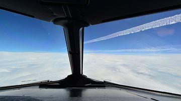 Cockpit REiseflug Symbolbild Sujetbild Flugverkehr Luftverkehr Kondensstreifen Zivilluftfahrt Foto PA Austrian Wings Media Crew