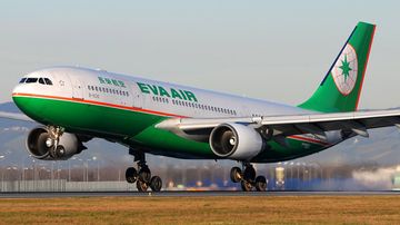 EVA Air Airbus A330-200 Foto Austrian Wings Media Crewl