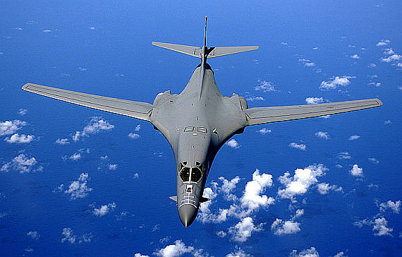 B-1 Foto Staff Sgt. Bennie J. Davis III