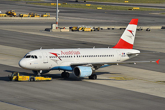 AUA Austrian Airlines Airbus A319 OE-LDB Foto Huber Austrian Wings Media Crew