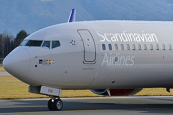 SAS Scandinavian Airlines Boeing 737-800 LN-RGB Closeup Cockpit Foto PA Austrian Wings Media Crew
