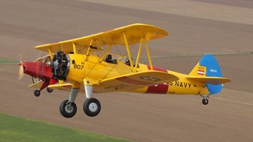 Flugplatzfest Spitzeberg 2016 OE-CBM OE-AKD Boeing Stearman AAM und Bücker Jungmann Air2Air 20160820_01_LOAS_Foto David Wildberger_002
