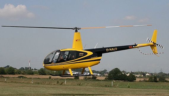 Robinson R44 nahe Airfield Bonn Hangelar, Symbolbild - Foto: "Sir James" via Wikimedia Commons, CC BY 3.0