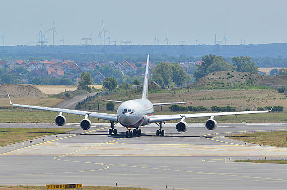 Rossiya IL-96 RA-96017 rollt_1 Foto PA Austrian Wings Media Crew