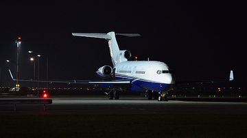 Boeing 727-21 VP-BAP Nightshot_1 Foto PA Austrian Wings Media Crew