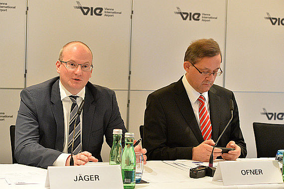 Flughafen Wien Vorstand Julian Jäger Günther Ofner-l Foto PA Austrian Wings Media Crew