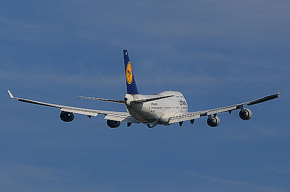 Lufthansa Boeing 747-400F Steigflug Foto PA Austrian Wings Media Crew