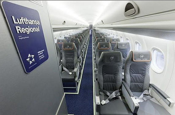 Die Kabine einer Dash 8-Q400 der Augsburg Airways - Foto: Augsburg Airways