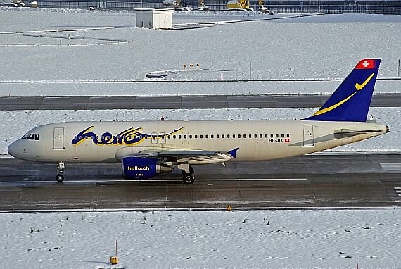 Airbus A320 von Hello, HB-JIX, auf dem Weg zur Piste - Foto: Andreas Schmucky / Wings Aviation