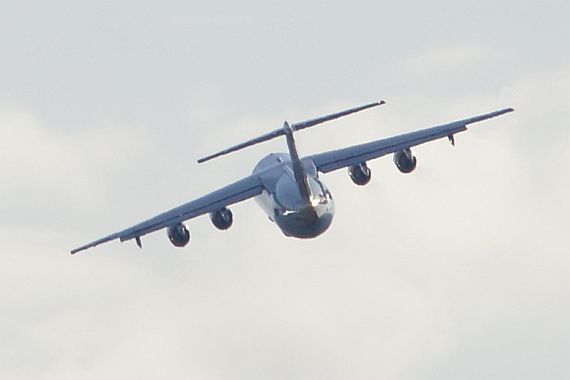 Avro RJ-100 BAe 146 Verkehrsflugzeug Flugverkehr Luftverkehr Symbolbild Sujetbild PA Austrian Wings Media Crew