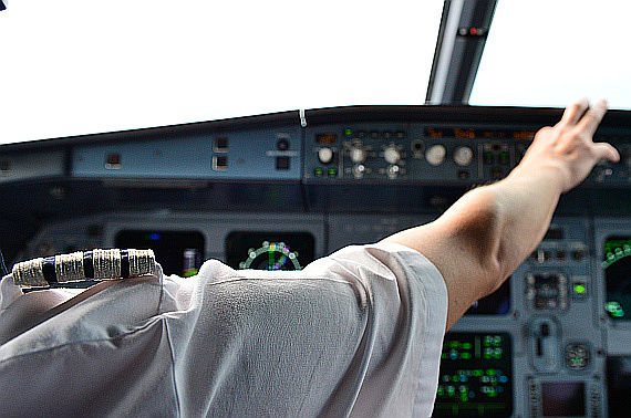 AUA Pilot Cockpit Flugkapitän Symbolbild Sujetbild_3 Foto PA Austrian Wings Media Crew