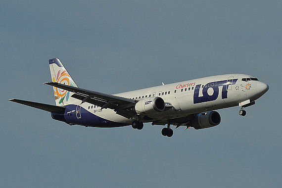 LOT Charters Boeing 737-400 SP-LLE Foto Huber Austrian Wings Media Crew