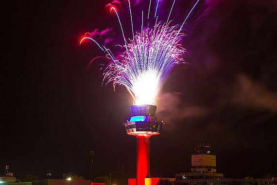 Neuer Tower Salzburg Feuerwerk zur Eröffnung Foto Austro Control