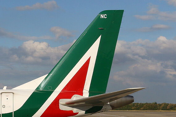 Leitwerk Embraer Alitalia - Foto: Christian Zeilinger / Austrian Wings Media Crew