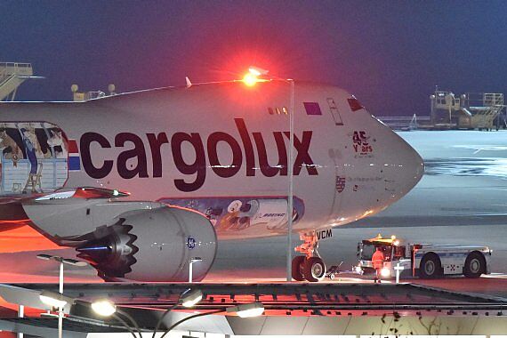 DSC_0499 First Landing Cargolux Boeing 747-8F LX-VCM special 45yrs clrs at VIE on 17102015 Credit Patrick Huber Austrian Wings