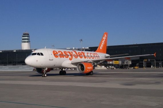G-EZBN Easyjet Airbus A319 Foto Aig Austrian Wings Media Crew_2