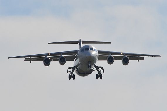 Bae 146 Avro RJ85 RJ100 Verkehrsflugzeug Flugverkehr Luftverkehr Landeanflug Symbolbild Sujetbild Foto PA Austrian Wings Media Crew