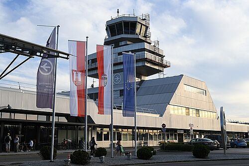 www.austrianwings.info
