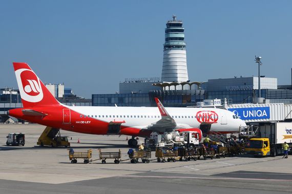 Airbus A320 von Fly Niki am Flughafen Wien (VIE) - Foto: Christian Zeilinger - Austrian Wings Media Crew