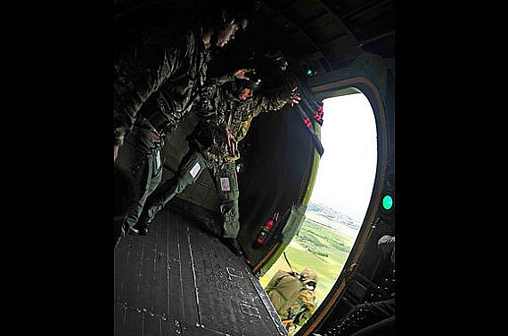 Fallschirmsprung D-Day Foto RAF