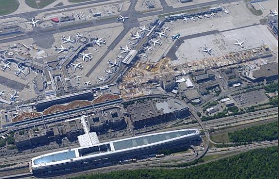 Der Flughafen Frankfurt aus der Vogelperspektive - Foto: Fraport