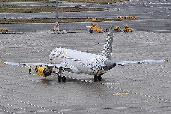 Vueling Airbus A320 EC-HHA Foto PA Austrian Wings Media Crew