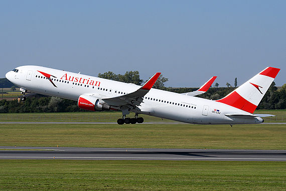 AUA Austrian Boeing 767-300ER OE-LAZ - Foto Austrian Wings Media Crew